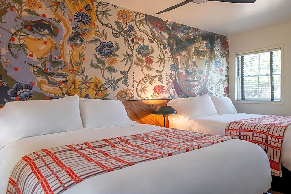 Talbot Commons Hotel