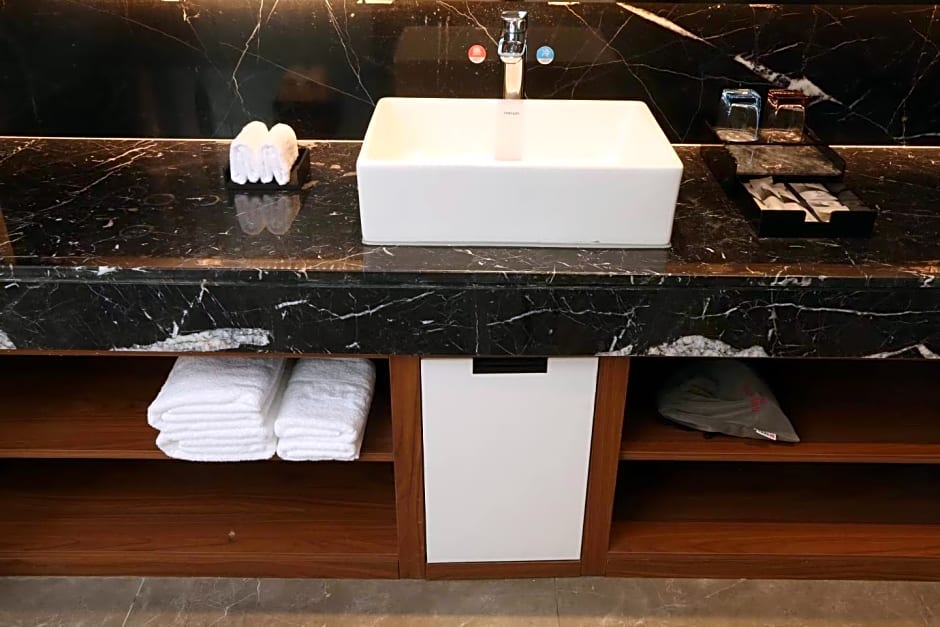 Borrman Hotel Huaihua South High-speed ​​Railway Station Wanda Plaza