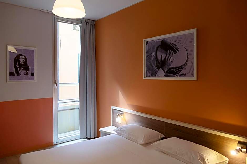 Hotel Nologo