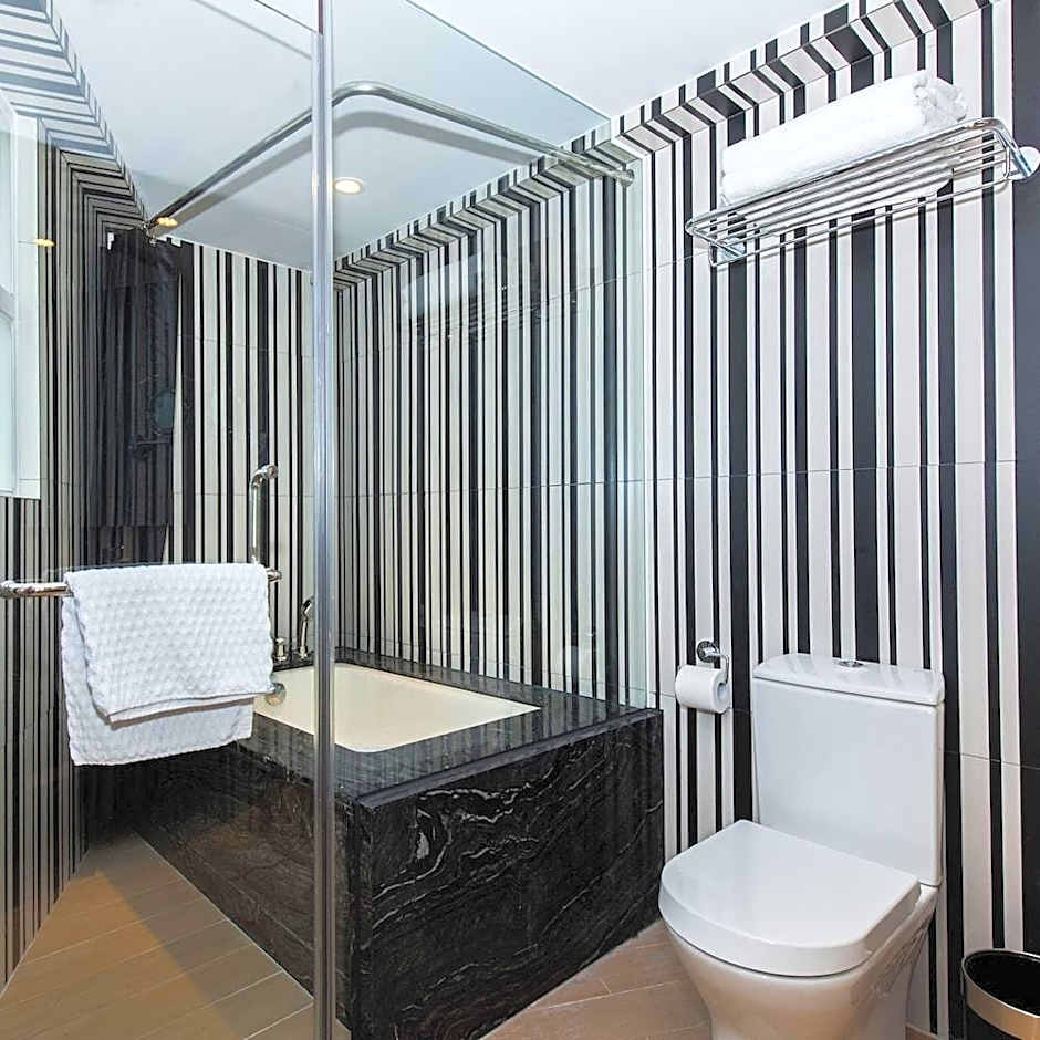 Caravel Hotel