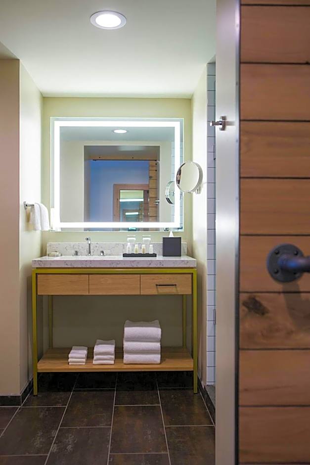 Renaissance by Marriott Allentown Hotel