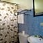 Hotel La Guaria Inn & Suites