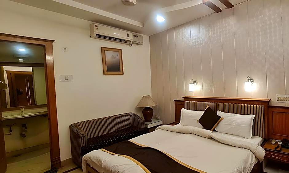 Hotel Kamal ( Nearest to Taj Mahal )