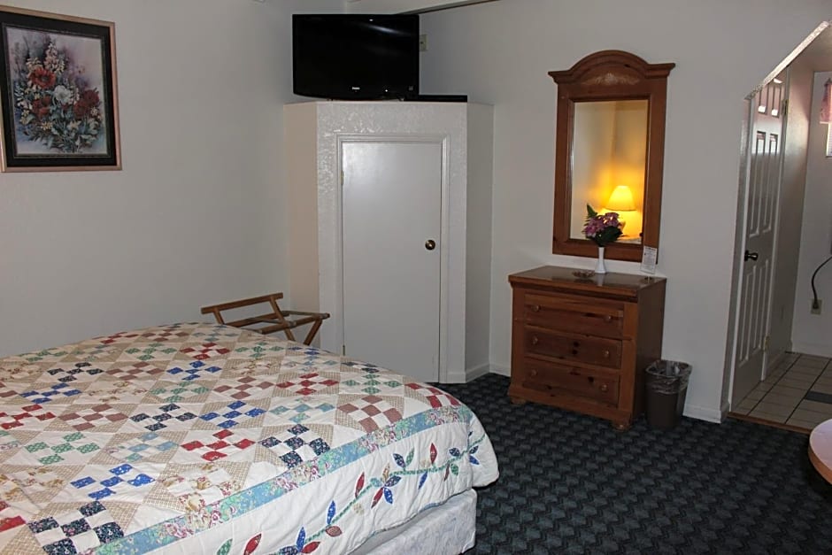 Barewood Inn & Suites