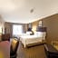 Holiday Inn Express Bloomington West