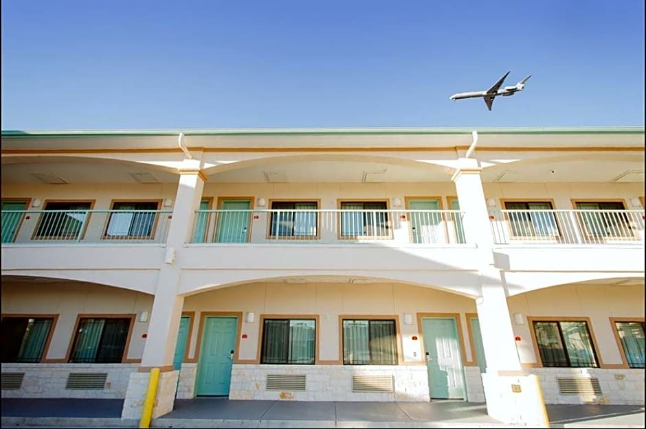 Americas Best Value Inn & Suites IAH Airport North