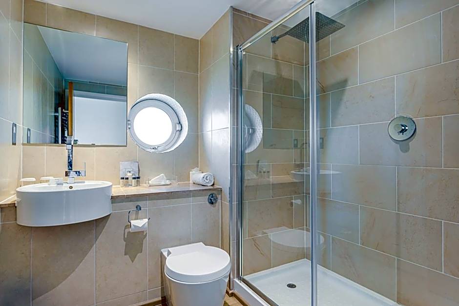 Captain's Club Hotel & Spa