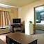 Super 8 by Wyndham Dauphin
