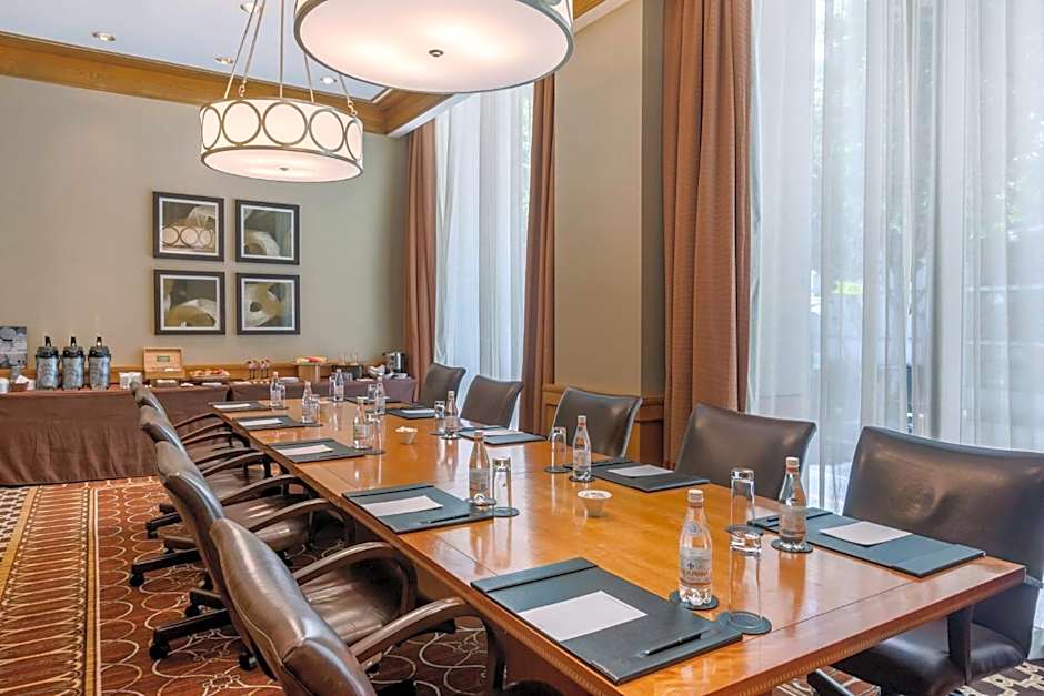 Omni Los Angeles Hotel At California Plaza