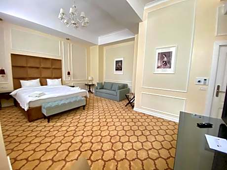 Superior King Room