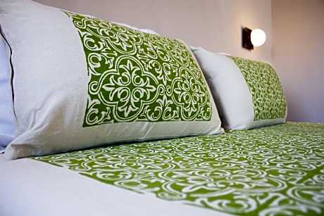 Deluxe Double Room (2 Adults + 1 Child)