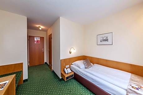 Economy Single Room