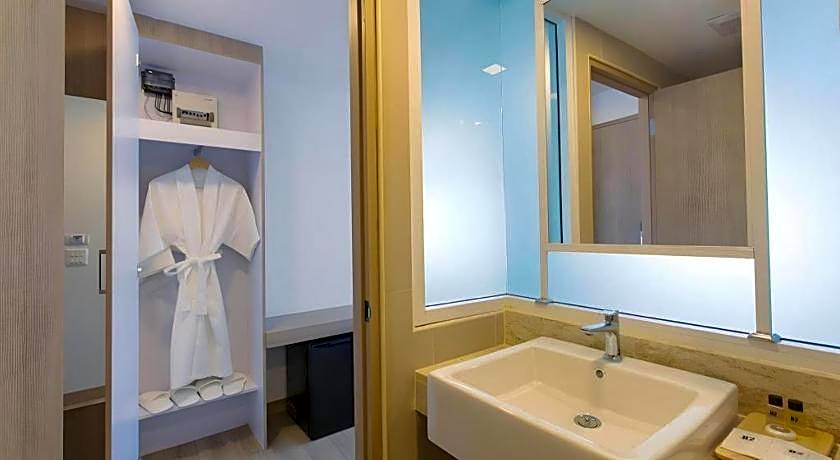 B2 Nakhonsawan Premier Hotel