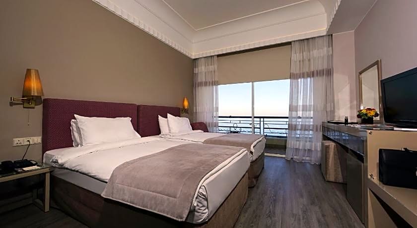 Warwick Palm Beach Hotel