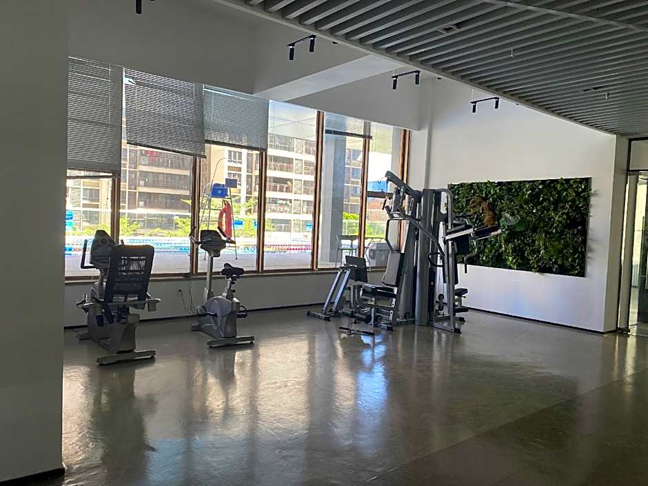 Boman Hotel Maoming High-speed ​​Railway Station South Aiqinghai Shopping Park