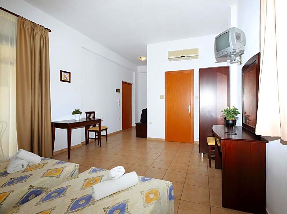 Palirria Hotel & Studios