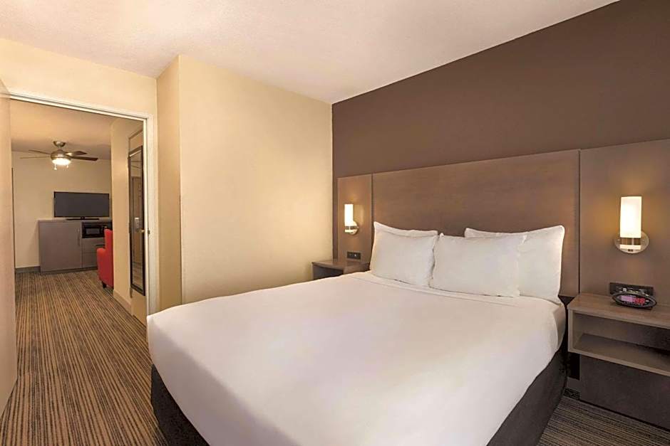 Country Inn & Suites by Radisson, Albert Lea - Austin