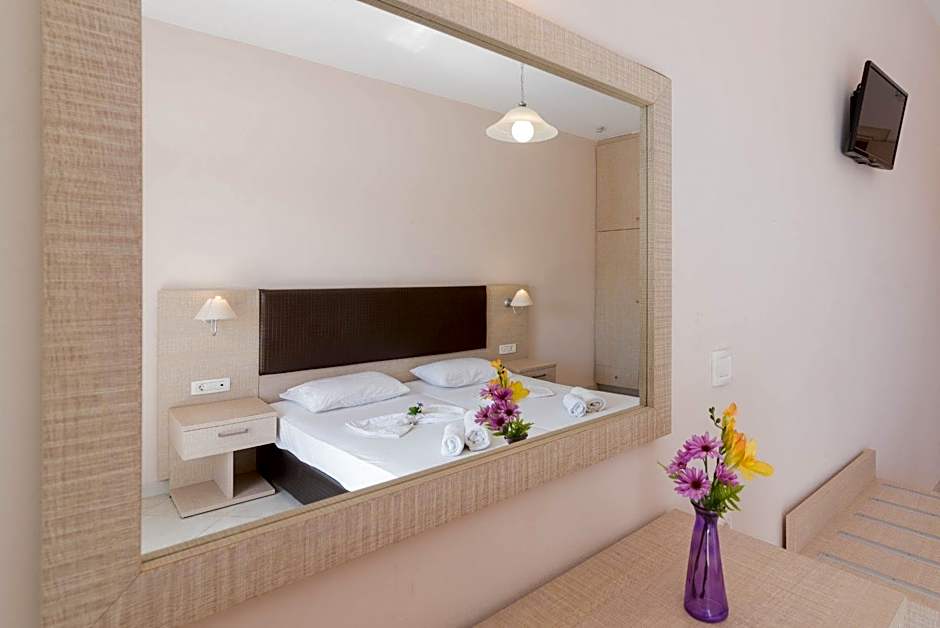 yakinthos hotel