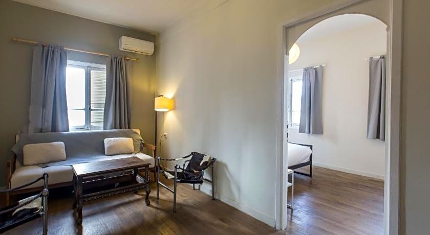 The Grand Meshmosh Hotel