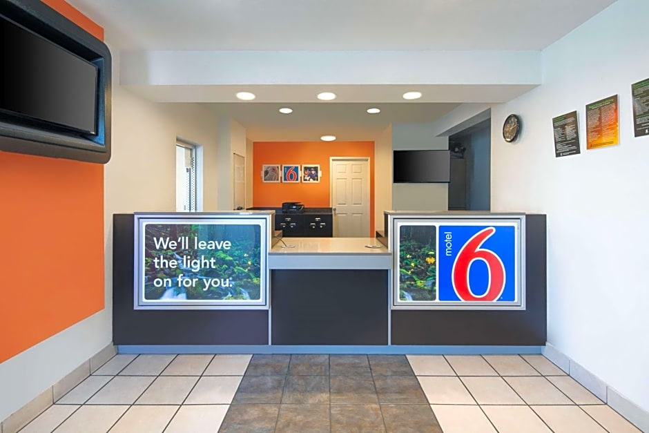 Motel 6 Woodland, CA - Sacramento Airport