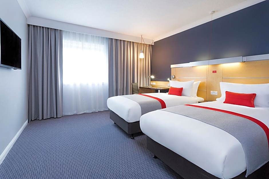 Holiday Inn Express Southampton - M27 J7 By IHG