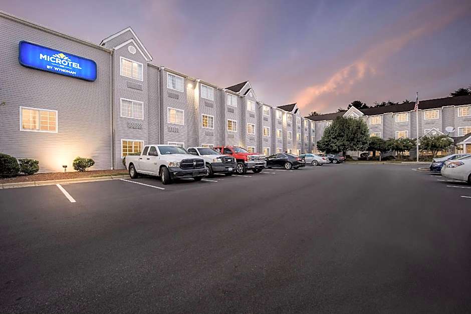 Microtel Inn & Suites by Wyndham Greensboro