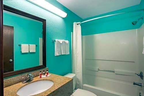 Super 8 by Wyndham Naples
