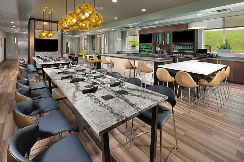 Holiday Inn & Suites Arden-Asheville Airport By IHG