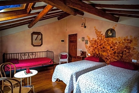 Triple Room with Shared Bathroom
