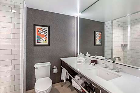 Suite, 1 King Bed, Non Smoking
