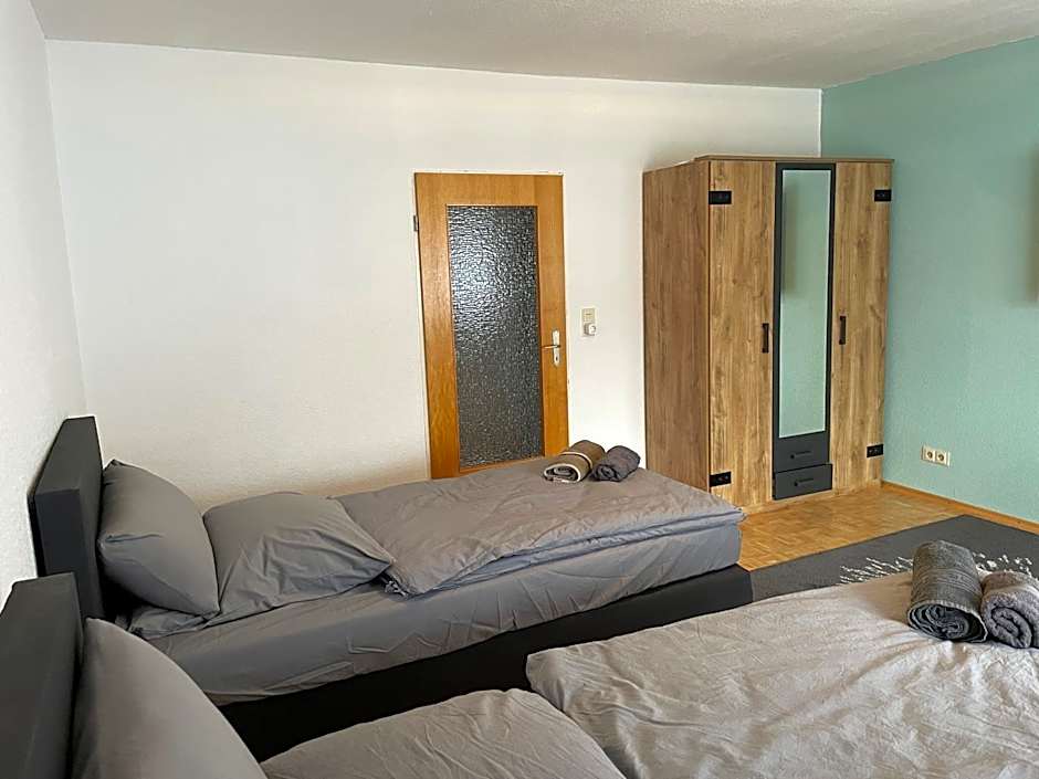 Parkplätze, Einzelbetten, 2 TVs, Balkon, Terrasse, fast Wi-Fi bis zu 1000 Mbit, Homeoffice
