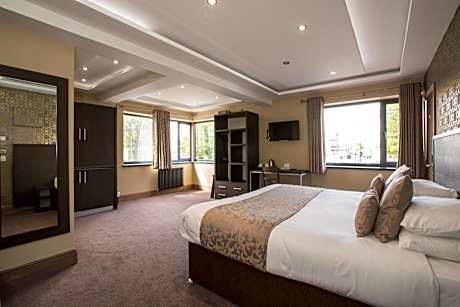 Deluxe Studio (2 Rooms ) Twin Beds