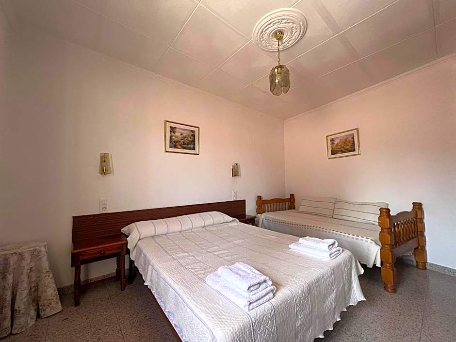 New Hostal Sant Llop