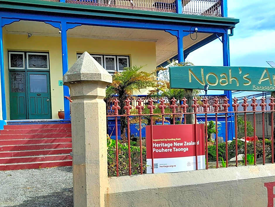 Noah's Ark Backpackers