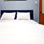 D'Waru Homestay Syariah near Jl Slamet Riyadi Mitra RedDoorz
