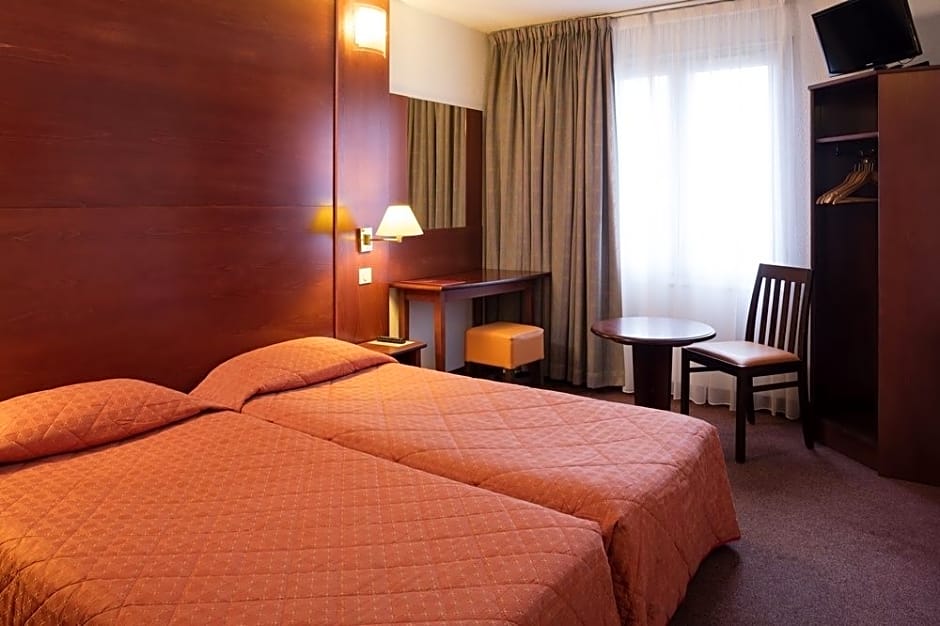 Tribe Paris Batignolles