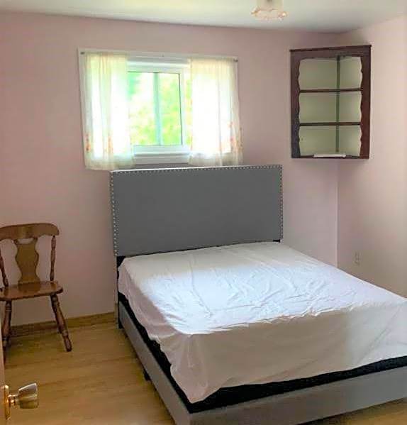 Lakehouse chalet on Sky Lake Ontario 5 bedrooms