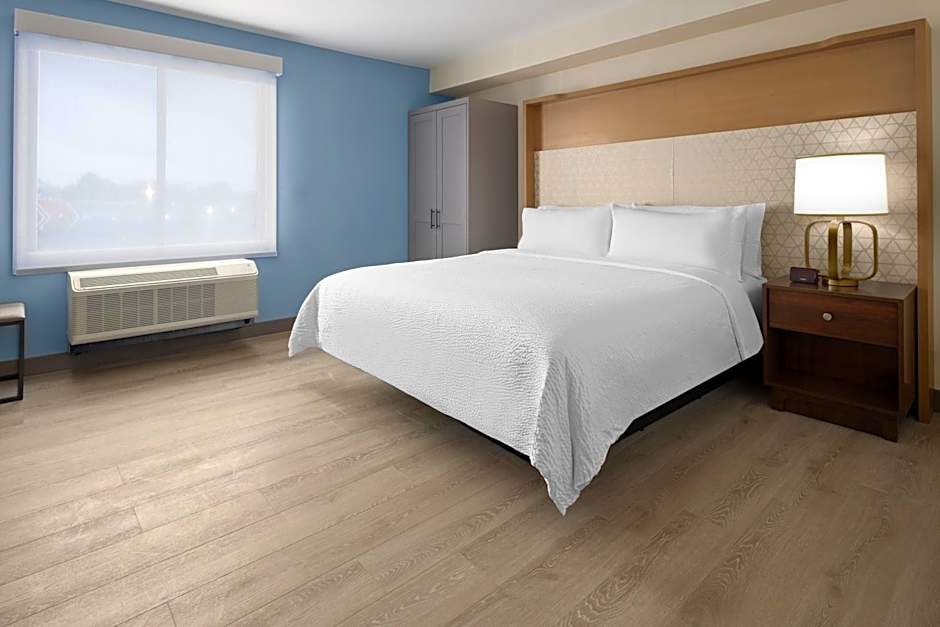 Holiday Inn & Suites Richmond West End by IHG