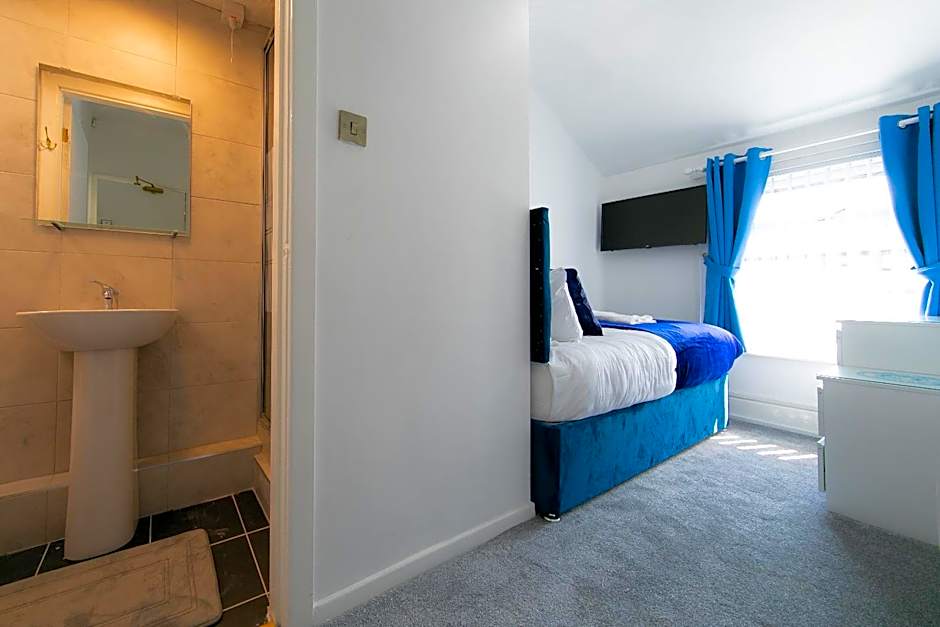 The New Apollo Hotel