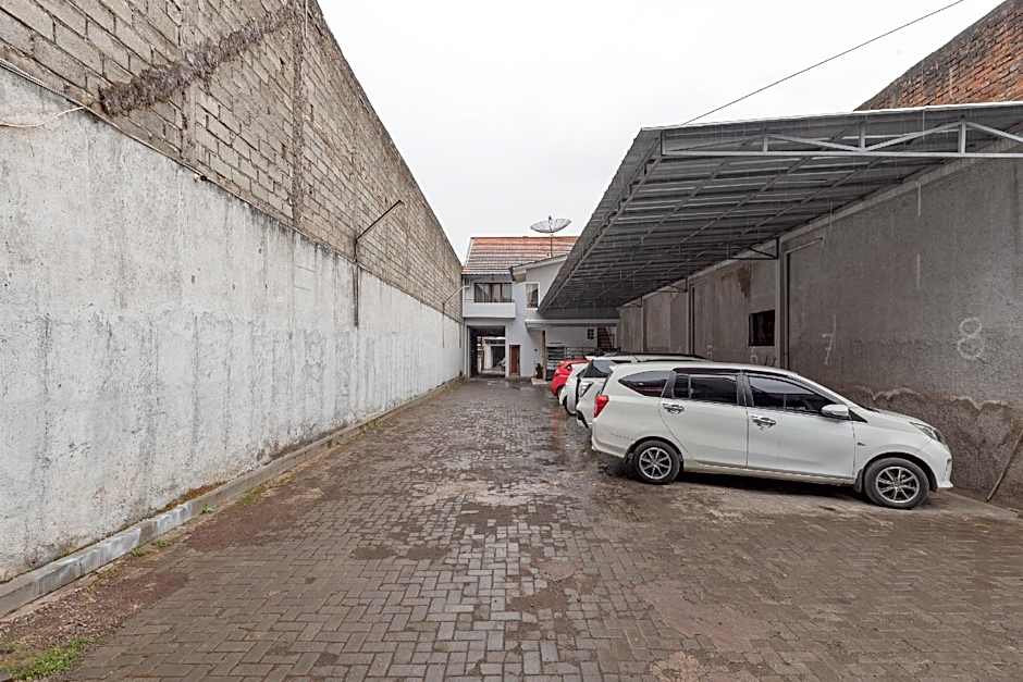 RedDoorz @ Merdeka Street Garut