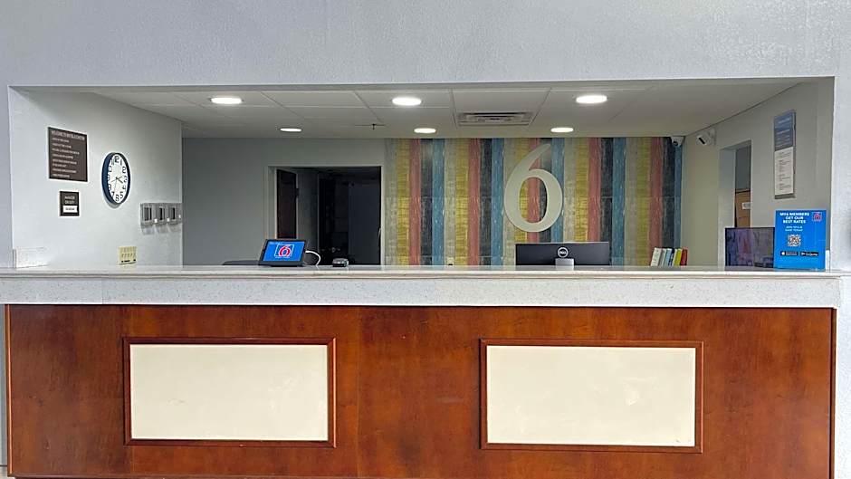Motel 6 Canton, MS