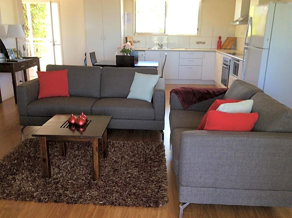 Tinaroo Sunset Retreat