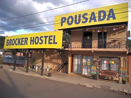 BROCKER HOSTEL POUSADA