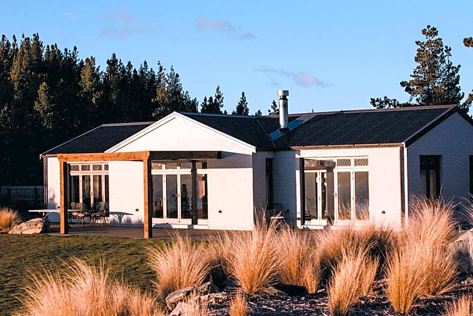Mt Cook Lakeside Retreat