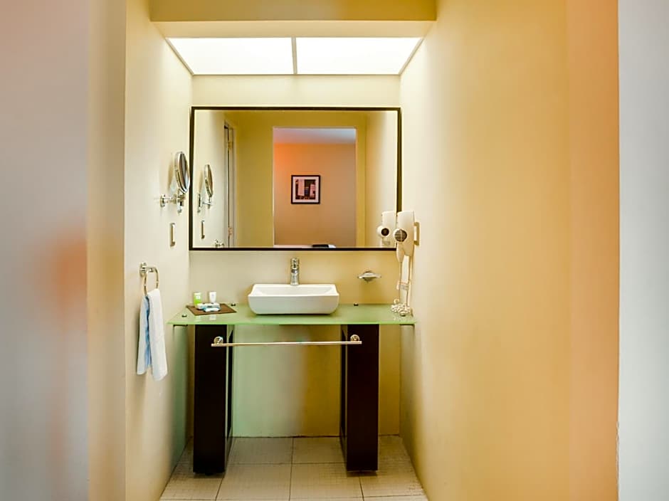 Capital O Veracruz Suites