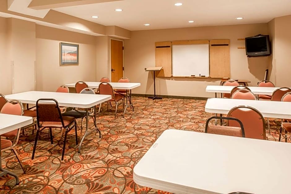 OYO Hotel Lincoln Airport NE, Hwy 80