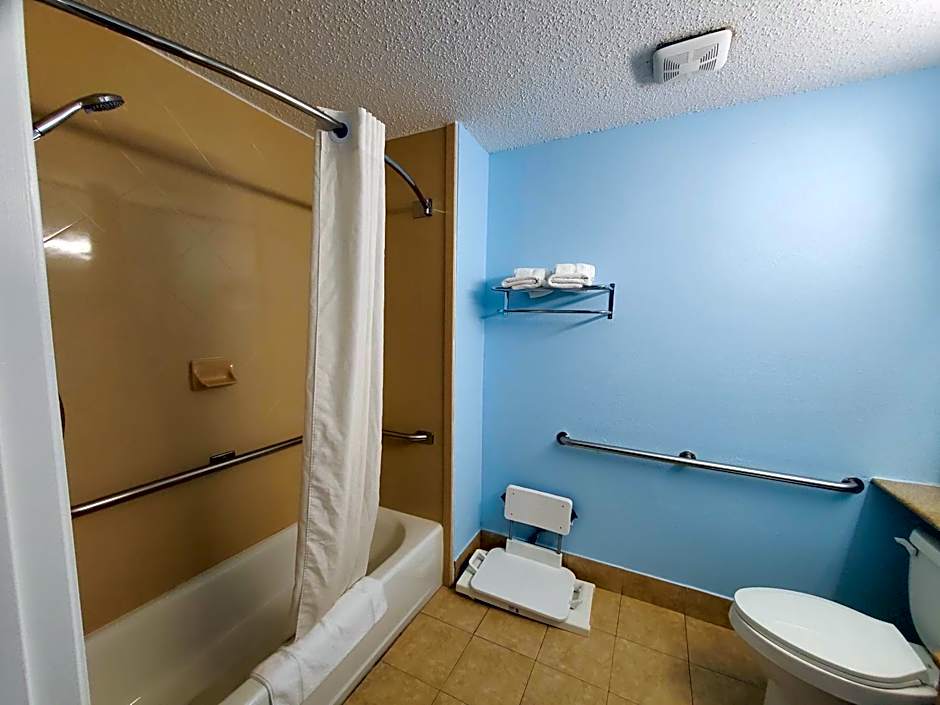 Coastal Inn & Suites