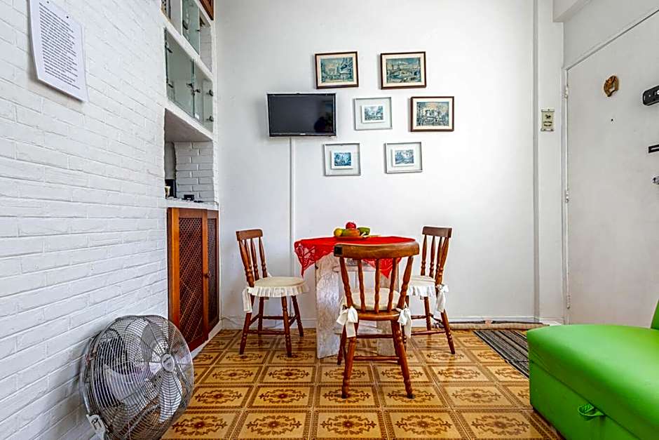 Otimo Apto com Wi-Fi a 350m da Praia de Copacabana