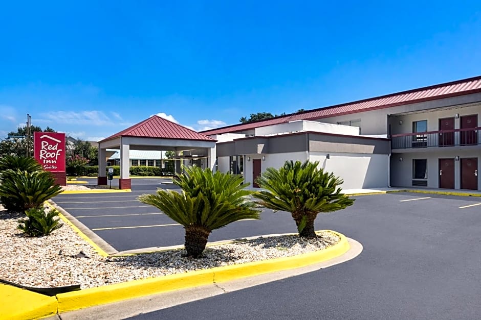 Red Roof Inn & Suites Statesboro - University