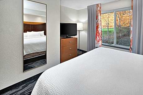 King Suite with Bathtub and Sofa Bed - Mobility Access/Hearing Accessible